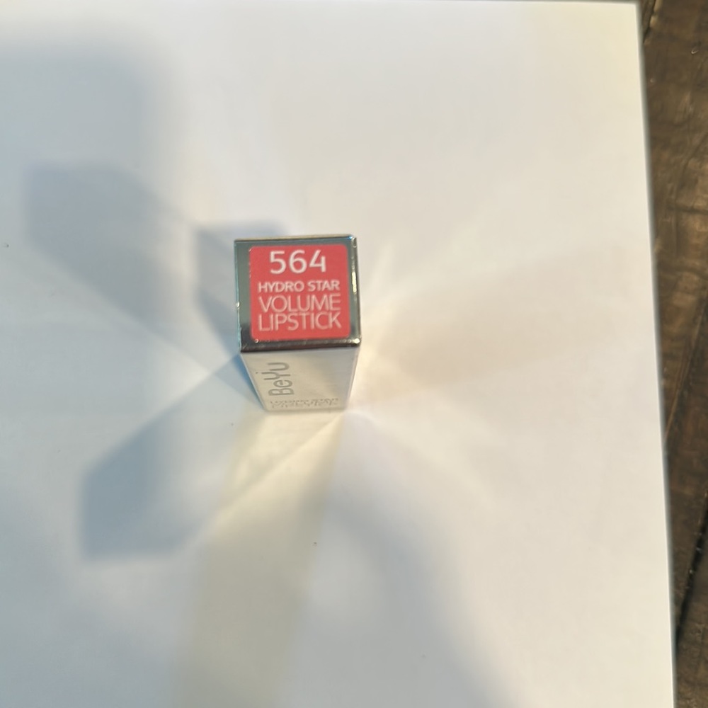 BeYu hydro star, volume lipstick, color 564 Light Rose